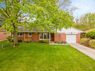 814 S Chestnut Avenue, Arlington Heights, IL 60005