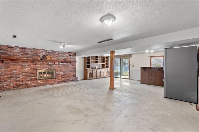 1419 Woodlawn Drive, Warrensburg, MO 64093