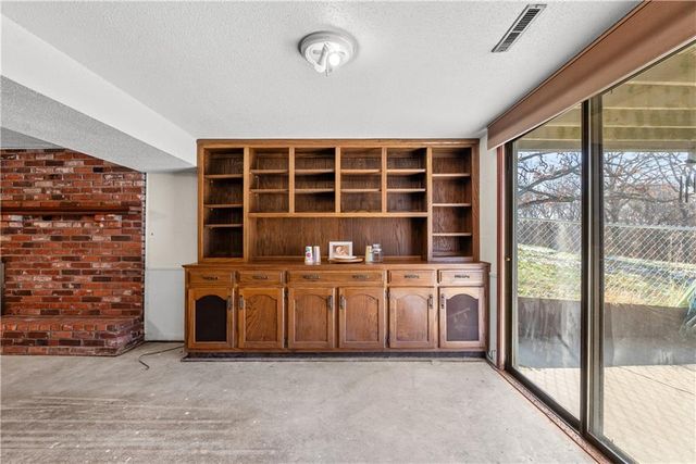 1419 Woodlawn Drive, Warrensburg, MO 64093