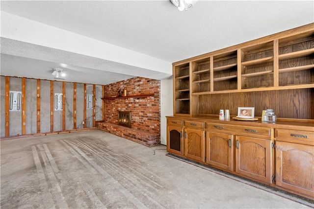 1419 Woodlawn Drive, Warrensburg, MO 64093