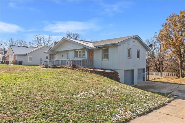 1419 Woodlawn Drive, Warrensburg, MO 64093