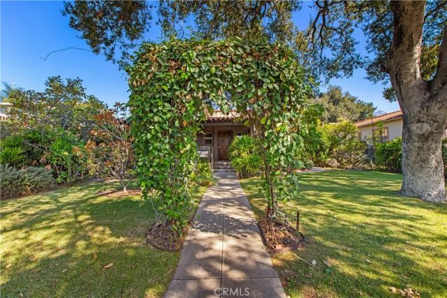 1759 Las Lunas, Pasadena, CA 91106