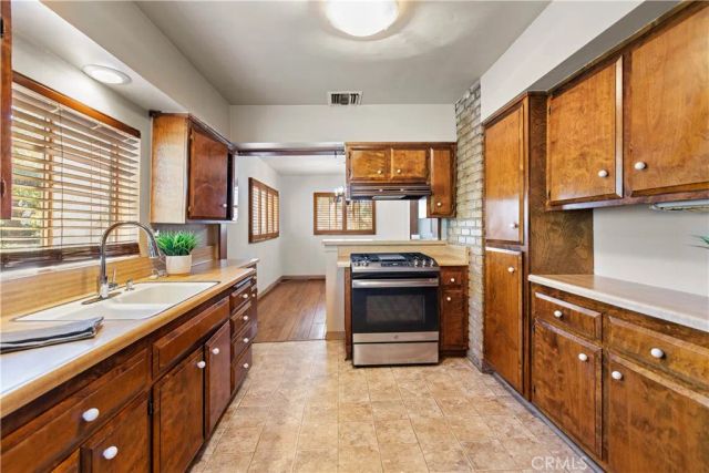 1759 Las Lunas, Pasadena, CA 91106