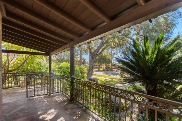1759 Las Lunas, Pasadena, CA 91106