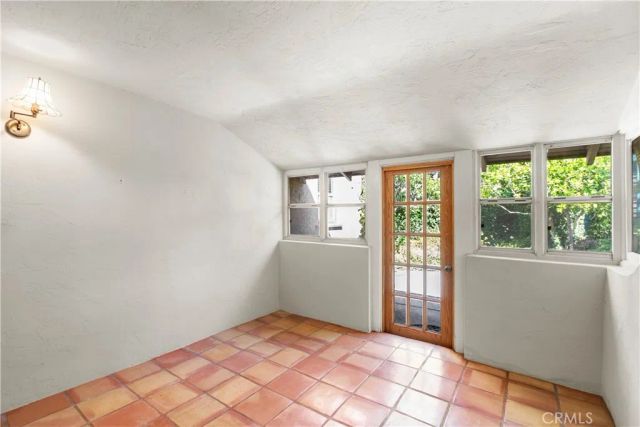 1759 Las Lunas, Pasadena, CA 91106