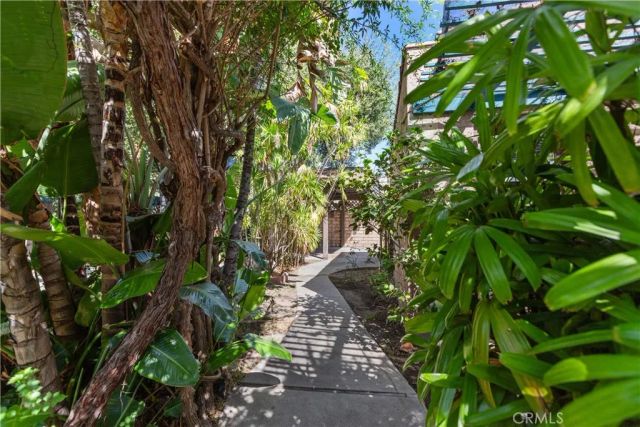 1759 Las Lunas, Pasadena, CA 91106