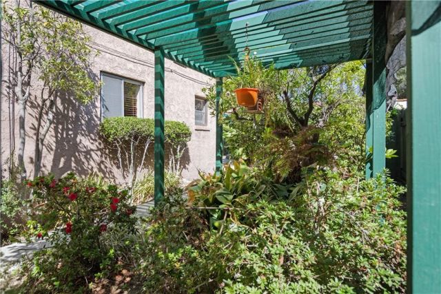1759 Las Lunas, Pasadena, CA 91106