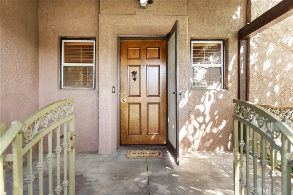 1759 Las Lunas, Pasadena, CA 91106