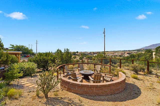 13807 Winterwood Way SE, Albuquerque, NM 87123