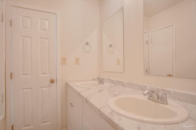 4725 Clara St, Pensacola, FL 32526