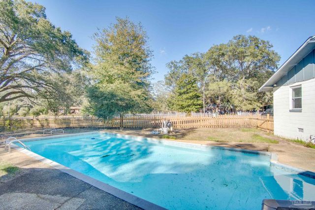 4725 Clara St, Pensacola, FL 32526