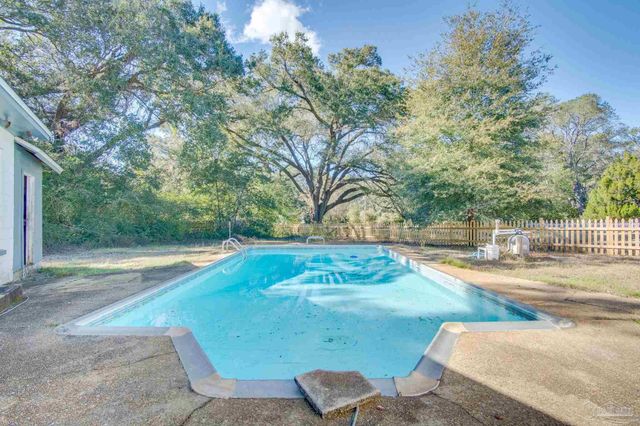 4725 Clara St, Pensacola, FL 32526