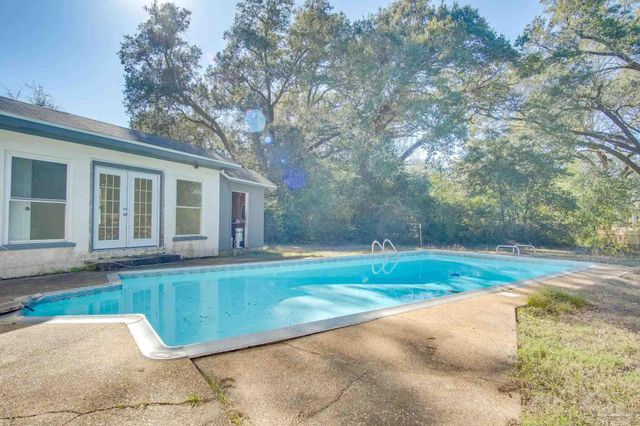 4725 Clara St, Pensacola, FL 32526