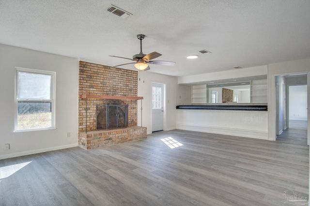 4725 Clara St, Pensacola, FL 32526