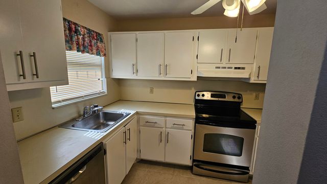 4640 Lucerne Lakes Boulevard W 303, Lake Worth, FL 33467