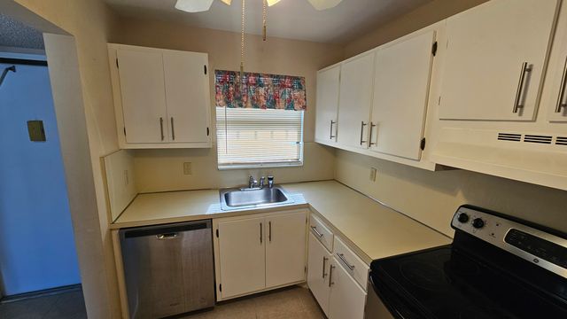 4640 Lucerne Lakes Boulevard W 303, Lake Worth, FL 33467