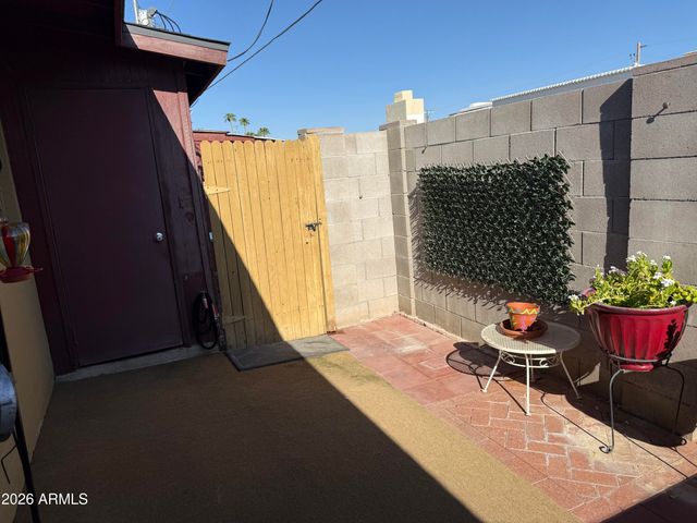 6737 N 16TH Street 8, Phoenix, AZ 85016
