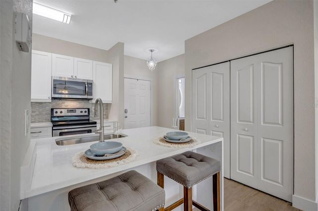 5000 CULBREATH KEY WAY 1-306, Tampa, FL 33611