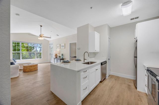 5000 CULBREATH KEY WAY 1-306, Tampa, FL 33611