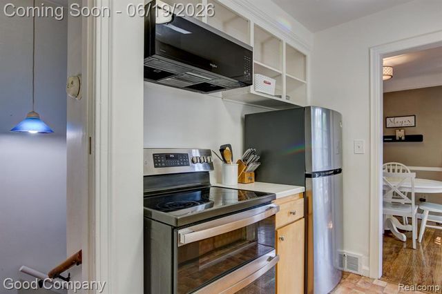 4246 Elmwood Avenue, Royal Oak, MI 48073
