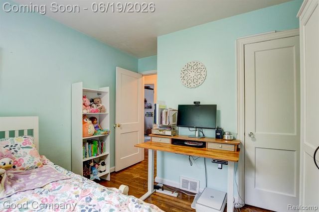4246 Elmwood Avenue, Royal Oak, MI 48073