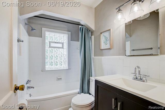 4246 Elmwood Avenue, Royal Oak, MI 48073