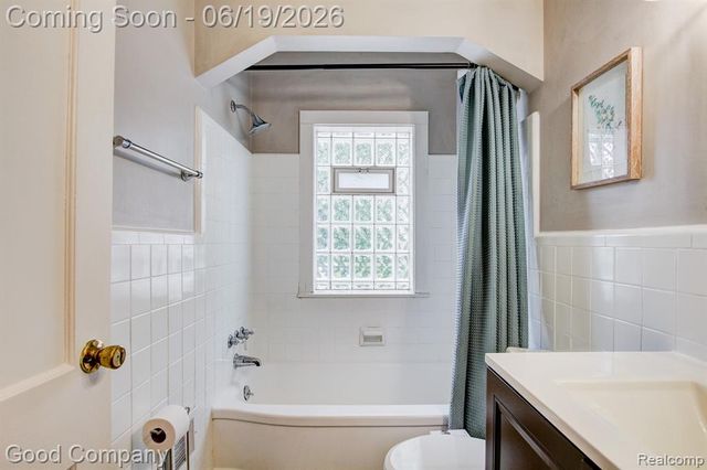 4246 Elmwood Avenue, Royal Oak, MI 48073