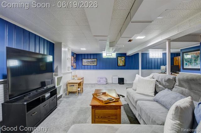 4246 Elmwood Avenue, Royal Oak, MI 48073