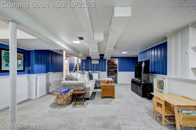 4246 Elmwood Avenue, Royal Oak, MI 48073