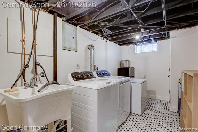 4246 Elmwood Avenue, Royal Oak, MI 48073