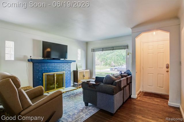 4246 Elmwood Avenue, Royal Oak, MI 48073