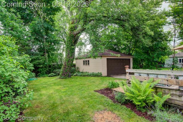 4246 Elmwood Avenue, Royal Oak, MI 48073