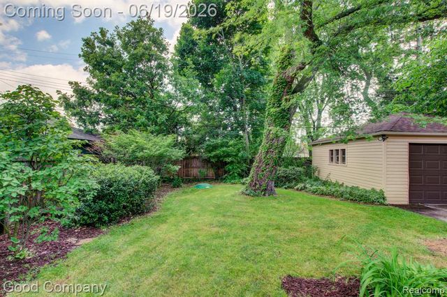4246 Elmwood Avenue, Royal Oak, MI 48073