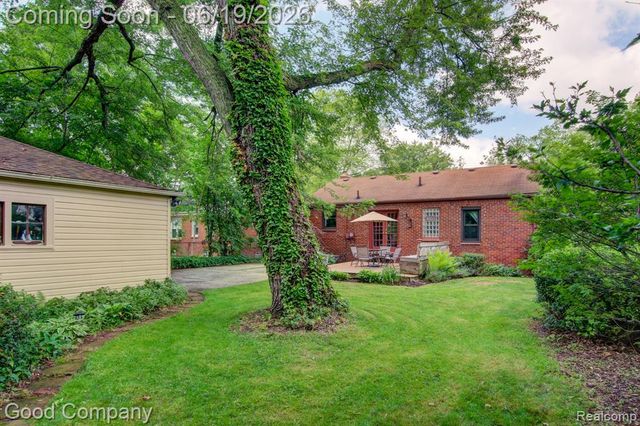 4246 Elmwood Avenue, Royal Oak, MI 48073