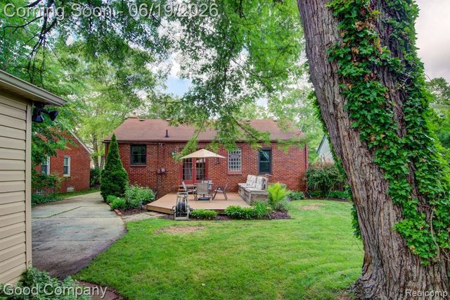 4246 Elmwood Avenue, Royal Oak, MI 48073