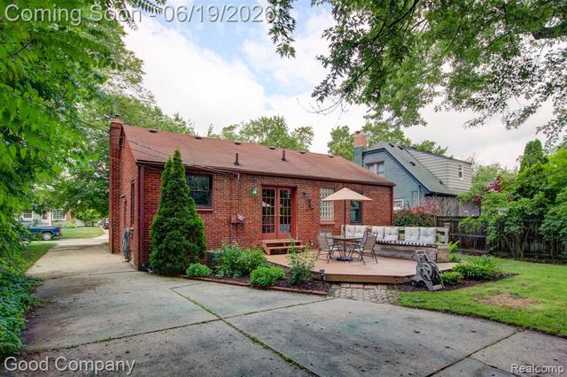 4246 Elmwood Avenue, Royal Oak, MI 48073