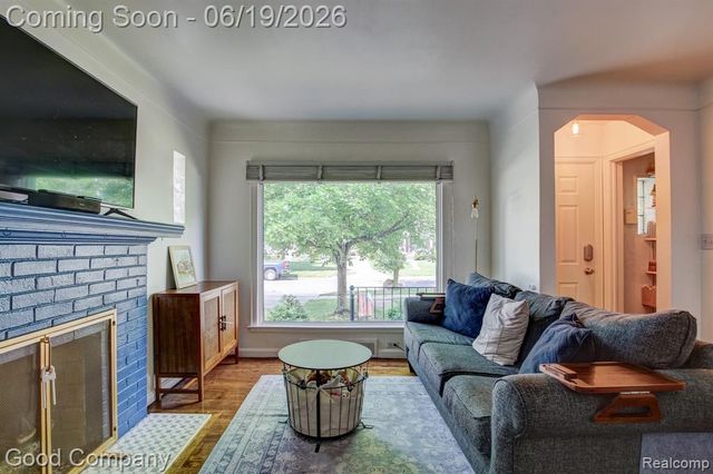 4246 Elmwood Avenue, Royal Oak, MI 48073