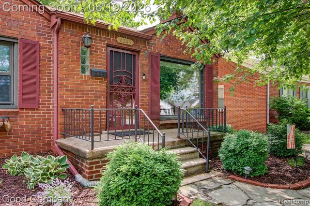 4246 Elmwood Avenue, Royal Oak, MI 48073