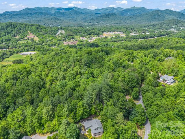 21 Wits End Trail, Swannanoa, NC 28778