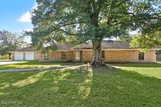 43 Dunhurst Long Road, Picayune, MS 39466