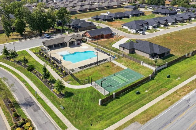 6164 S Hampton Avenue, Springfield, MO 65810