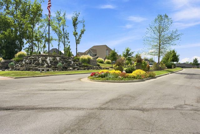 6164 S Hampton Avenue, Springfield, MO 65810