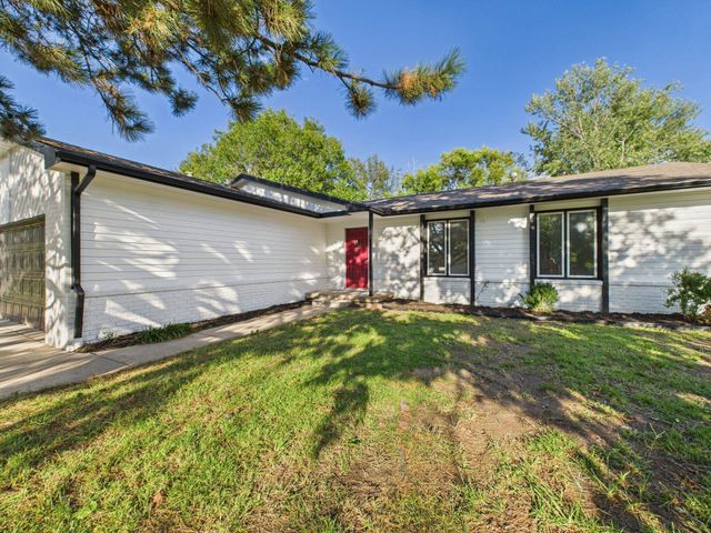 2018 S Flynn St, Wichita, KS 67207