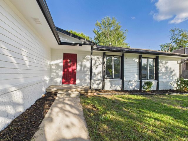 2018 S Flynn St, Wichita, KS 67207