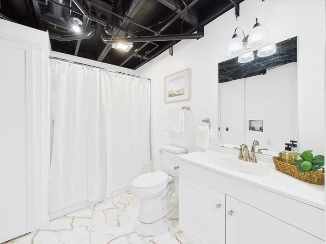 2018 S Flynn St, Wichita, KS 67207