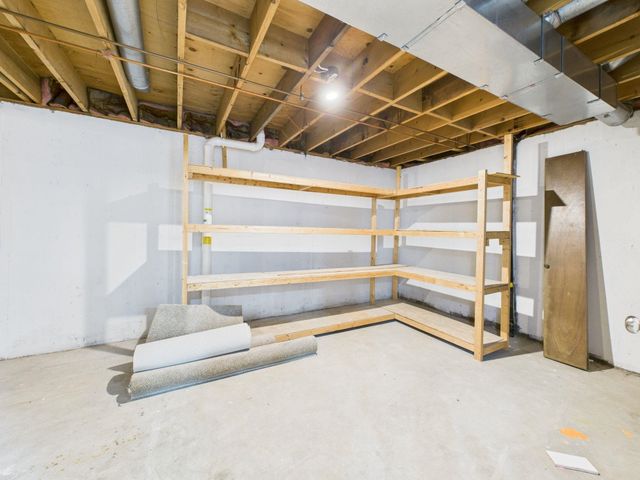 2018 S Flynn St, Wichita, KS 67207