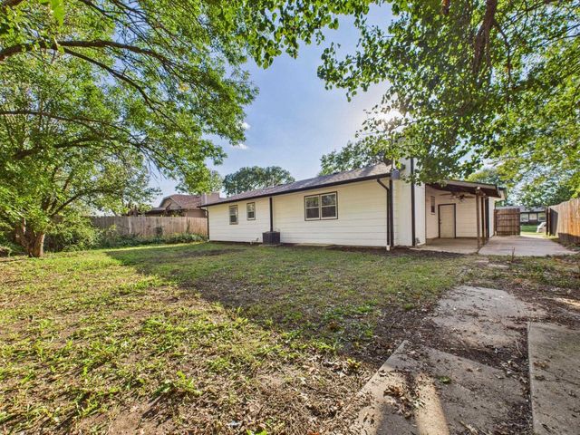2018 S Flynn St, Wichita, KS 67207