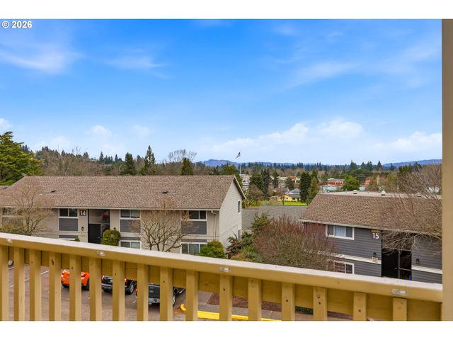 12088 Sw KING ARTHUR St B, King City, OR 97224