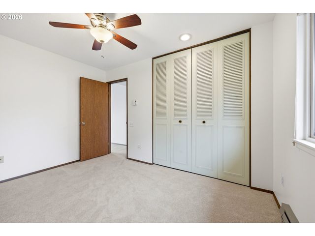 12088 Sw KING ARTHUR St B, King City, OR 97224