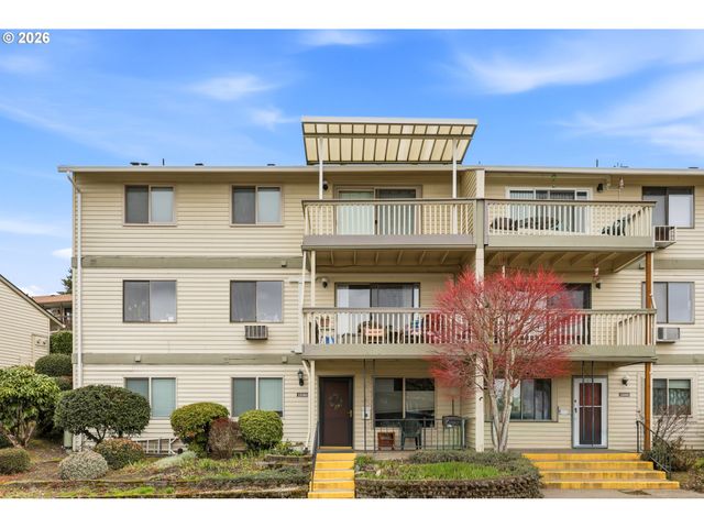 12088 Sw KING ARTHUR St B, King City, OR 97224